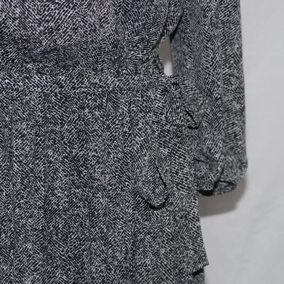 Dress with Pleats Abstract Black White Geometric DR2 Womens Small Formal Busines - Picture 5 of 9